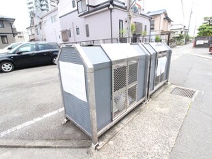 小川マンションの物件外観写真